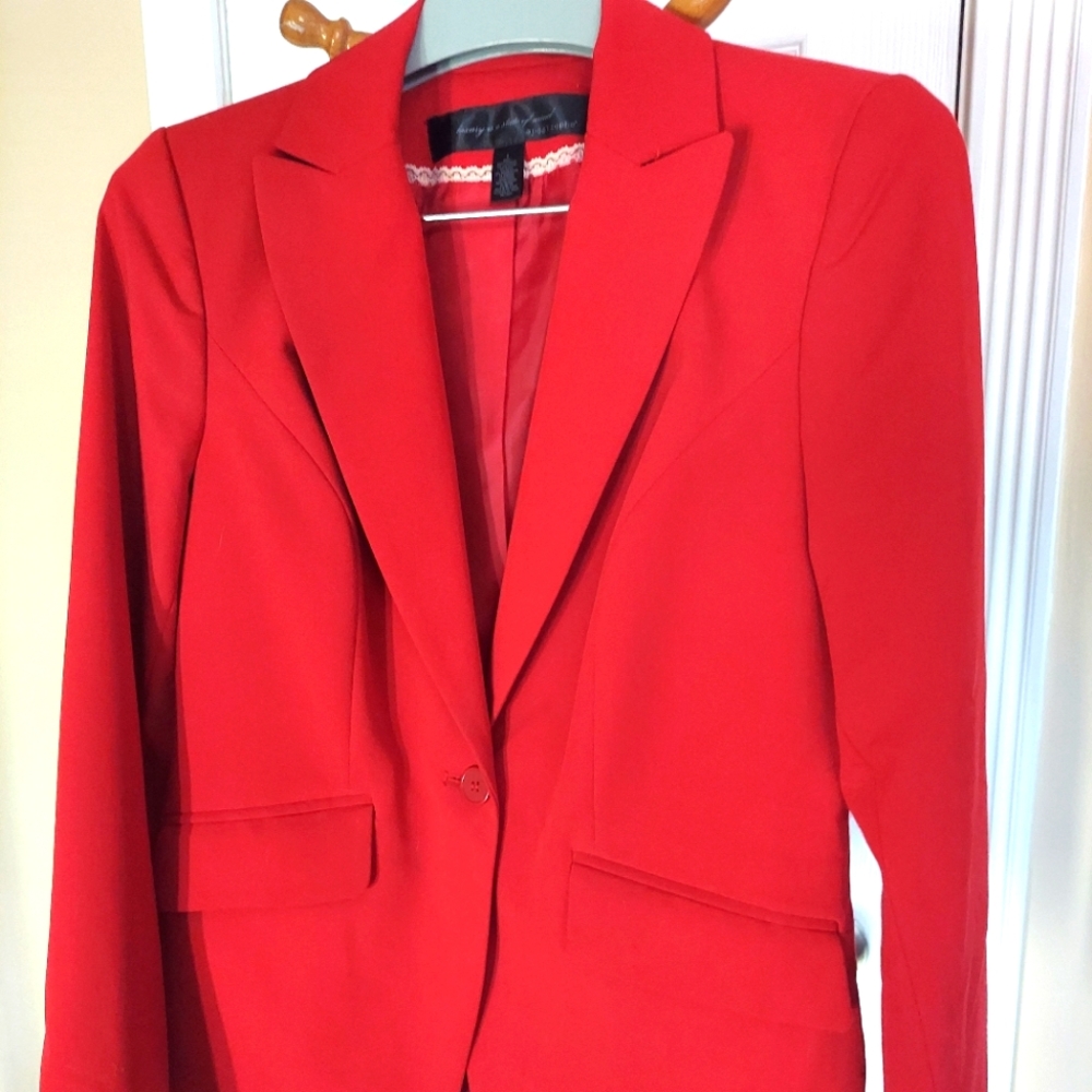 Apostrophe Essentials Women's Suit